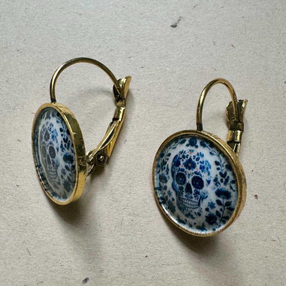 Vintage Style Enamel Like Skull Earrings